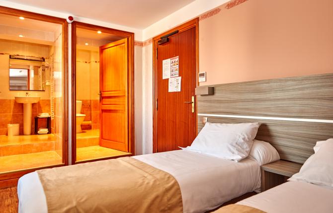 Au Relais Nivernais - Twin Room - 2 single beds